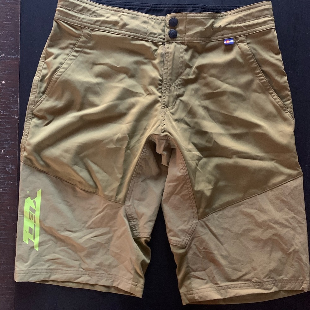 Yeti cycles men’s mtb shorts NWOT